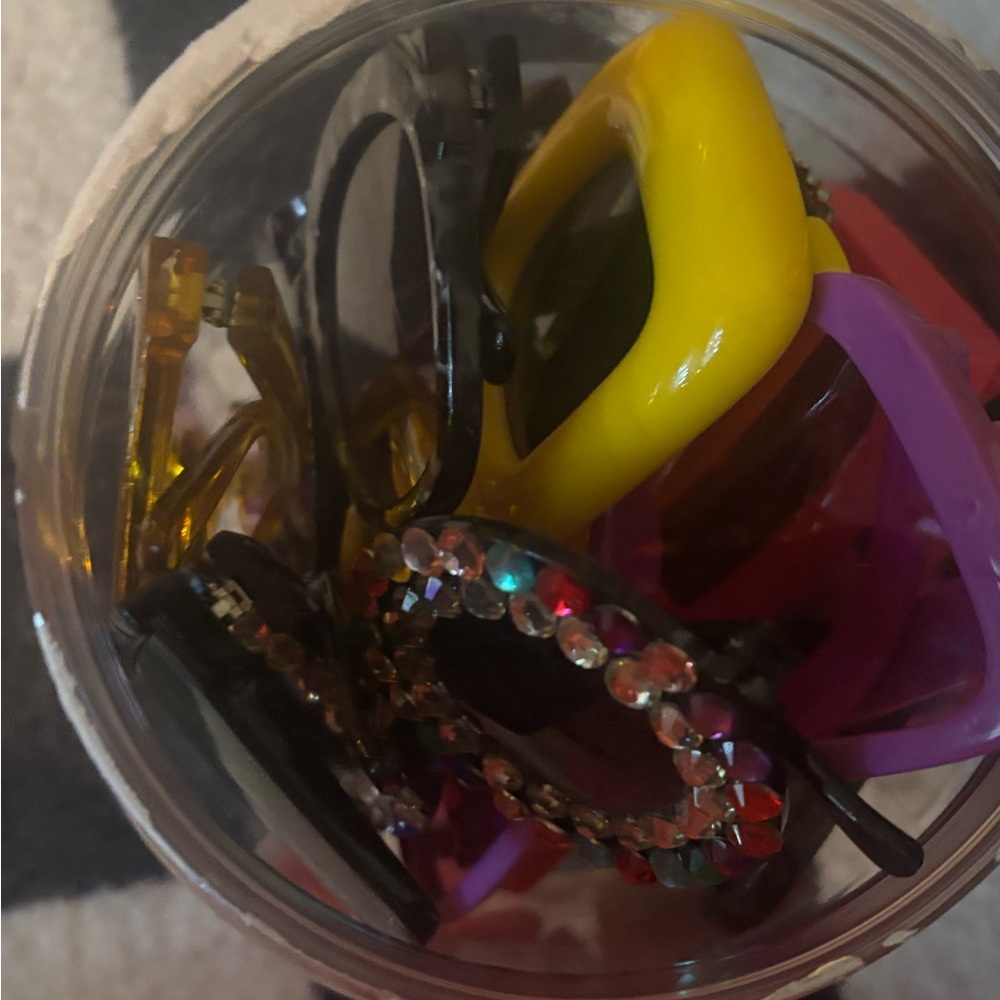 2 POUNDS Colorful Sunglasses Collection in Jar - Picture 3 of 3